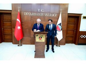 Kılıçdaroğlu, Diyarbakır Valiliğini Ziyaret Etti