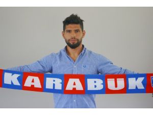 Karabüksporda İki Oyuncu İle İmzalar Atıldı