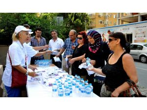 Kadıköy Belediyesinden Üniversite Adaylarına İkram
