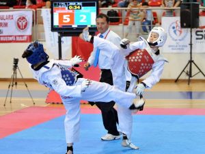 Uluslararası Boğaziçi İsmet Iraz Taekwondo Turnuvası Başladı