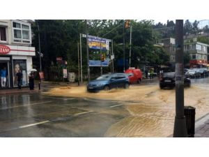 İstanbul’da Yağmur Ve Dolu Etkili Oldu