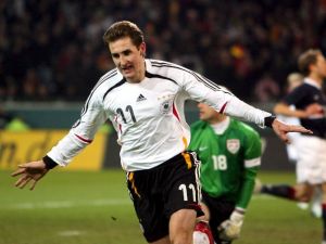 Klose, Ronaldo’yu Yakaladı