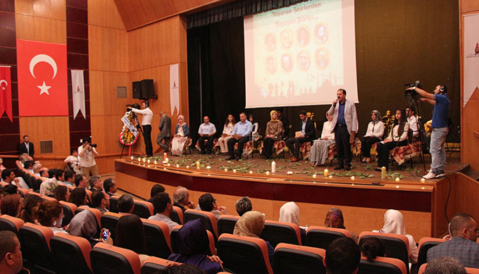 Kahramanmaraşta Şiir ve Türkü Gecesi Büyüledi