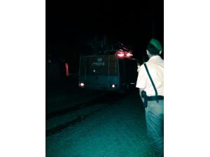 Uşak’ta Çıkan Yangında 2 Ev Kül Oldu