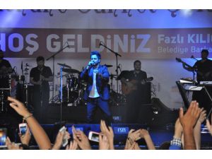 Yusuf Güney Toplu Sünnet Şöleninde Kağıthanelileri Coşturdu