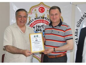 Hakemlik Ve Üyelik Belgelerini Aldılar