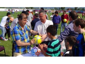 Zonguldak’ta Futbol Topu İzdihamı