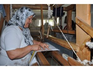 Manisa Bezi Onların Elinde Hayat Buldu