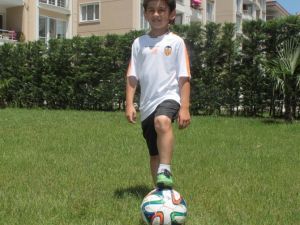 Valencia Bu Minik Yeteneğin Peşinde