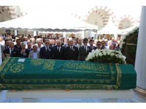 İzzet Özilhan Son Yolculuğuna Uğurlandı