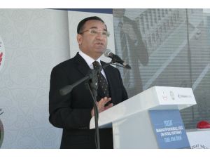 Bakan Bozdağ: “Türk Milleti Google’den Öğrendiği Birine Cumhurbaşkanlığı Sıfatını Vermez”