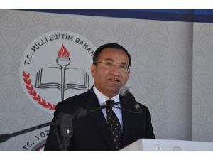 Bakan Bozdağ: “Irak’taki Rehinelerin Sağ Salim Bir Şekilde Ülkemize Gelmesi Hükümetin Önceliğidir”