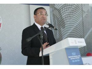 Bakan Bozdağ: Türk Milleti, Google’dan Öğrendiği Birine Cumhurbaşkanlığı Sıfatını Vermez”