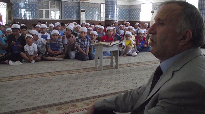 Müftü Gevher; “Kur’an-ı Sevin, Bol Bol Okuyun”