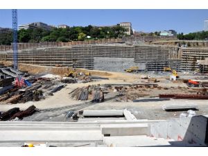 Vodafone Arena Günbegün Yükseliyor