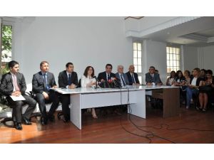 Çatı Adayın Ofisinin Karşısında Güldüren İlan