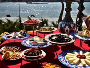 Lüks Otellerde İftar Menüleri Ne Kadar ?