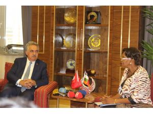 Bakan Yazıcı, Orta Afrika Cumhuriyeti Ticaret Bakanı İle Bir Araya Geldi