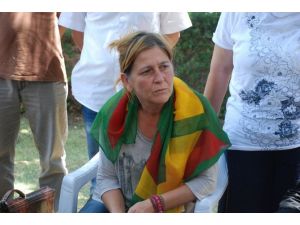Kızı Dağda, Annesi Eylemde
