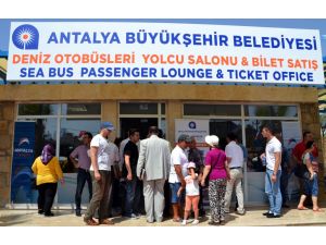 İlk Deniz Otobüsü Seferi İzdihamla Başladı