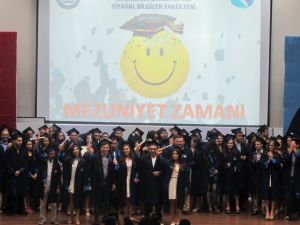 Marmara Üniversitesinde Mezuniyet Sevinci