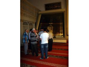 500 Yılık Kabe-i Şerif Örtüsü Yerine Asıldı