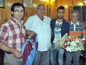 Trabzonsporlu Gökhan’a Memleketinde Karadenizlilerden Coşkulu Karşılama