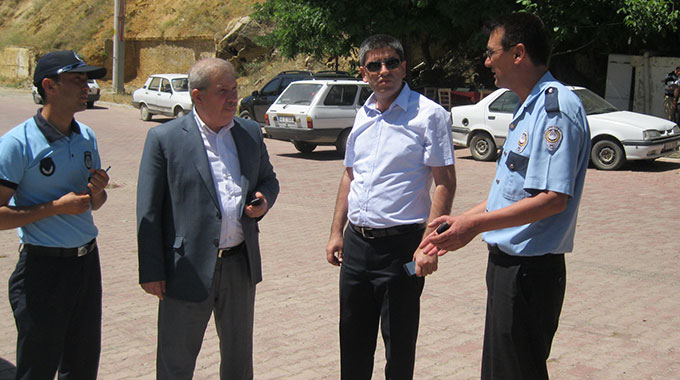 Zabıta Daire Başkanı Karataş İlçeleri Gezdi
