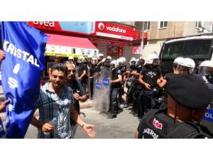 Erteleme Kararına Protesto