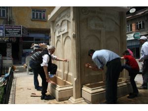 Bu Camide Cuma Hutbesi Ve Vaazlar İşaret Dili İle Veriliyor