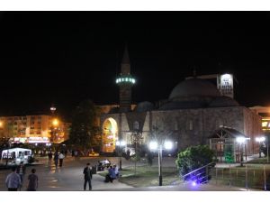 Erzurumda İlk Teravih Namazı Kılındı