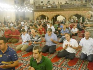 Edirne Selimiye Camiinde İlk Teravih Namazı Kılındı