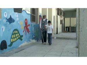 Görme Engelli Suriyeli Ve Ailesinin Dramı