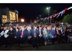 Çok Sesli İlahi Konseri İzleyenleri Büyüledi