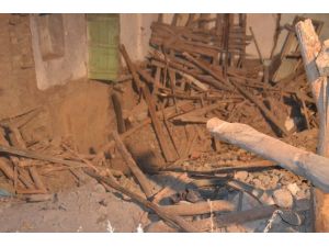 İki Bina Çöktü: 19 Ölü