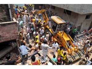 İki Bina Çöktü: 27 Ölü