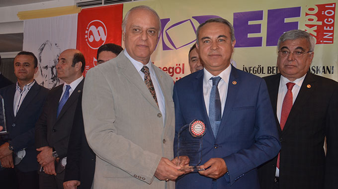 Dedeoğlu’na Yılın Milletvekili Ödülü