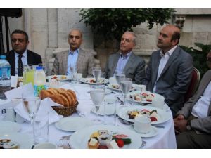 Kiliseden Bıçaklı Saldırıya Fatihli Cevap