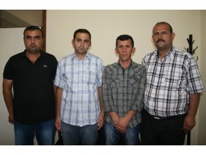 Çöp Toplarken Altın Bilezik Buldular