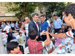 İftar Sofralarında Komşuluk Perçinleniyor