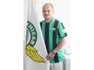Akhisar Belediyespor Sertan Vardar İle Yollarını Ayırdı