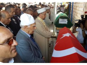 Devlet Bahçeli, Ünal Osmanağaoğlu’nun Cenazesine Katıldı