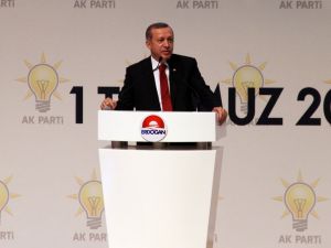 Başbakan Erdoğan’ın Adaylığını Açıklanmasında Duygusal Anlar