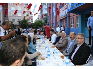 Ramazan Bereketi Sokak İftarlarında Paylaşılıyor