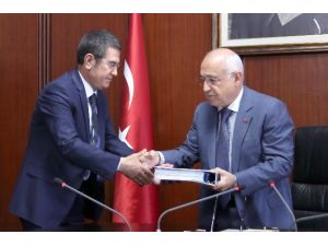 Erdoğan’ın Cumhurbaşkanlığı Dilekçesini Sundular