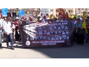 Katliamın Kurbanları İçin Yürüdüler