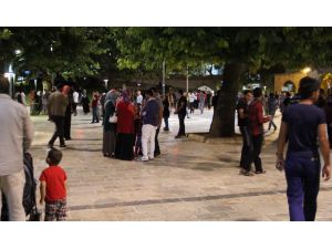 Şanlıurfada Sokaklar Gündüz Boşalıyor, Gece Canlanıyor