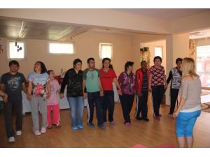 Engellilere Folklor Terapisi