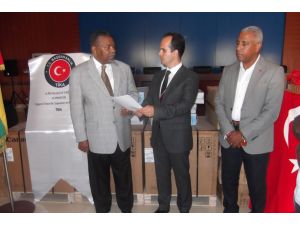 Gine Bissau Dışişleri Bakanlığı’na Ofis Ve Bilişim Malzemeleri Desteği