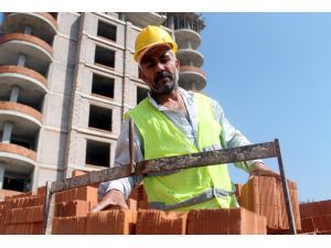 (Özel Haber) Oruç Tutan İnşaat İşçilerinin Sıcakla İmtihanı